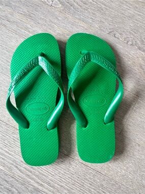 Havaianas Flip Flops in Green (Size 35-36)